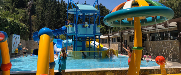 Mit dem Kids Funland, dem Aqua Splash Pool und All-Inclusive-Verpflegung sorgen wir dafür, dass sich alle entspannen.